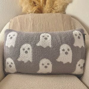 NWT + RARE Storehouse Halloween Grey Ghosts Decorative Pillow